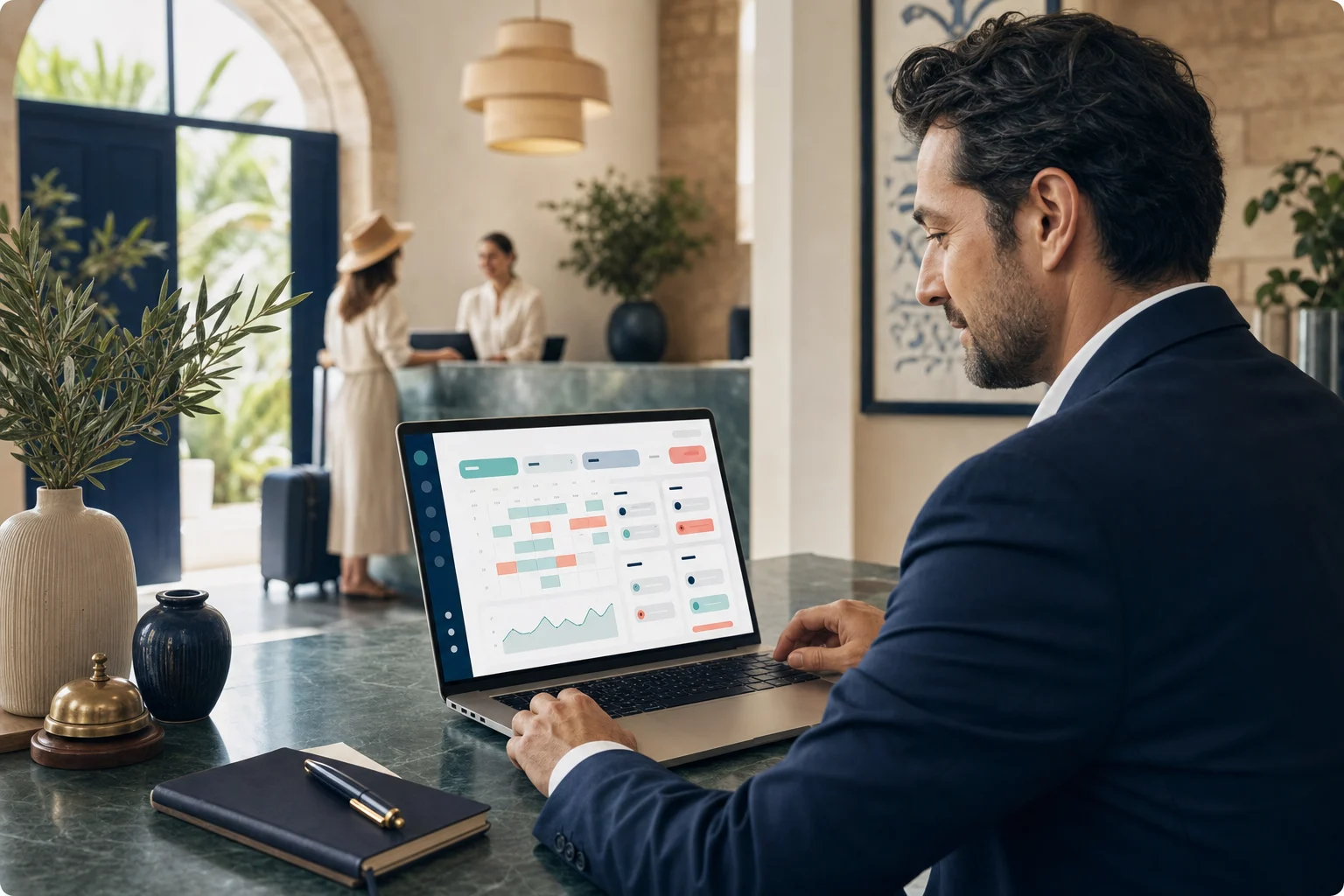 Personal de un hotel boutique gestiona la operación diaria con Stayax